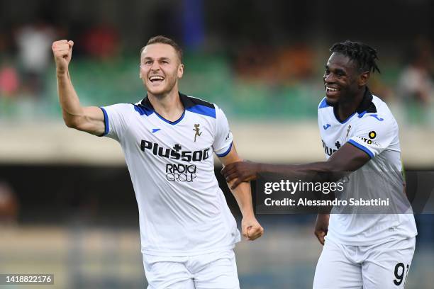 Teun Koopmeiners of Atalanta BC celebrates with Duvan Zapata after scoring their team's first goal during the Serie A match between Hellas Verona and...