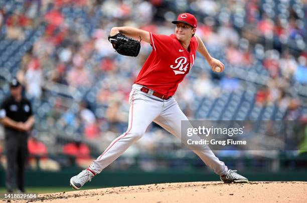 Nick Lodolo of the Cincinnati Reds pitches in the second inning against the Washington Nationals at Nationals Park on August 28, 2022 in Washington,...