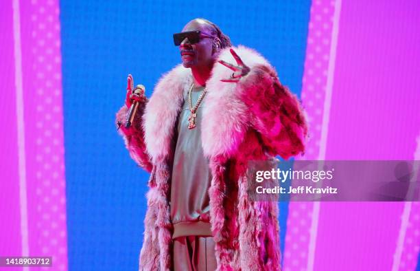 Snoop Dogg performs onstage at the 2022 MTV VMAs at Prudential Center on August 28, 2022 in Newark, New Jersey.