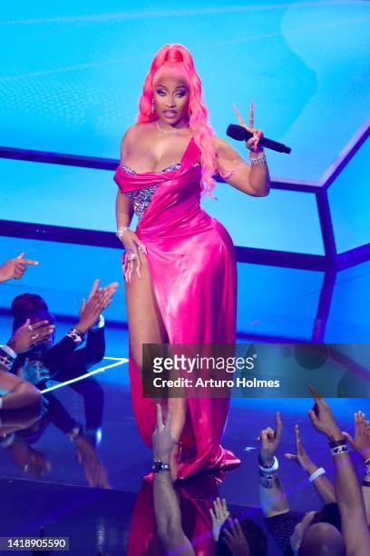Nicki Minaj presents the Artist of the Year award onstage at the 2022 MTV VMAs at Prudential Center on August 28, 2022 in Newark, New Jersey.