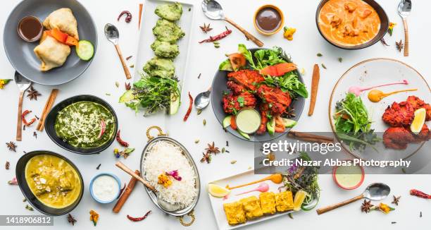 indian food table. - roast chicken table stockfoto's en -beelden