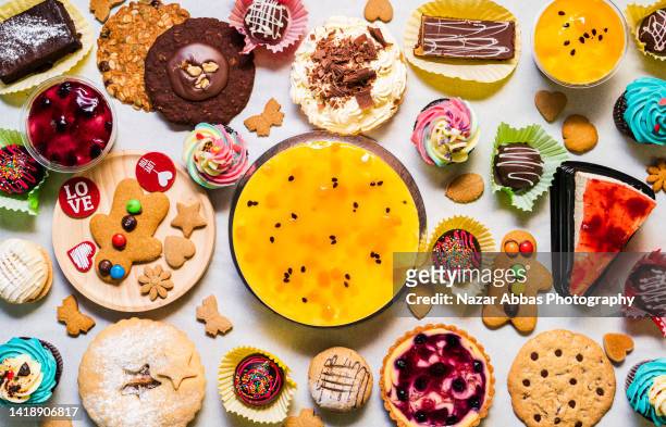 table top view of baked delights. - dessert stockfoto's en -beelden