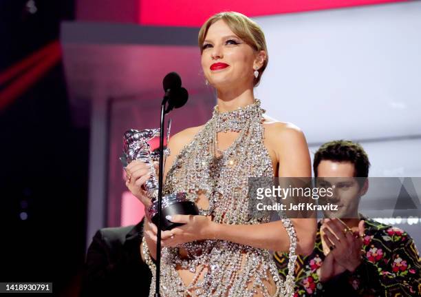 Taylor Swift and Dylan O'Brien accept the Video of the Year award for 'All Too Well ' at Prudential Center on August 28, 2022 in Newark, New Jersey.