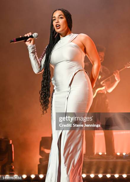 Jorja Smith performs at the Fox Theater on August 28, 2022 in Oakland, California.