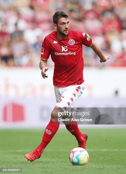 Stefan Bell of Mainz controls the ball during the Bundesliga match between 1. FSV Mainz 05 and Bayer 04 Leverkusen at MEWA Arena on August 27, 2022...