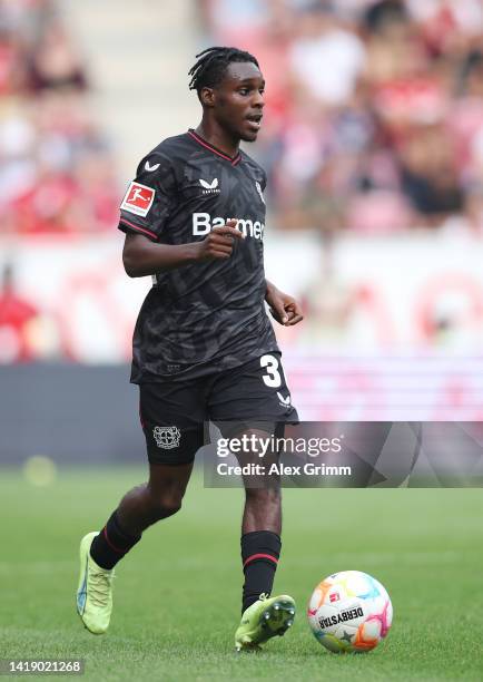 Jeremie Frimpong of Leverkusen controls the ball during the Bundesliga match between 1. FSV Mainz 05 and Bayer 04 Leverkusen at MEWA Arena on August...