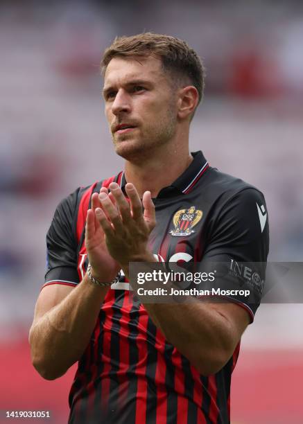 Aaron Ramsey of OGC Nice applauds the fans following the final whistle of the Ligue 1 match between OGC Nice and Olympique Marseille at Allianz...