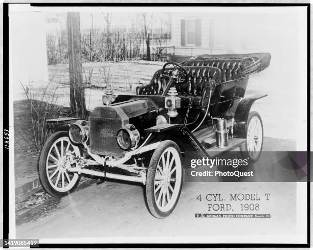 Promotional, three-quarter view of a 4-Cylinder Model T Ford, Danville, Illinois, 1908.