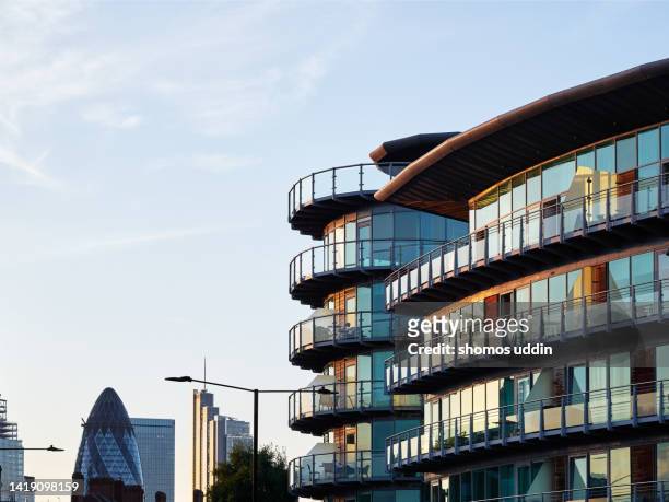 luxury residential building in london wapping - modern apartment building exterior stock pictures, royalty-free photos & images