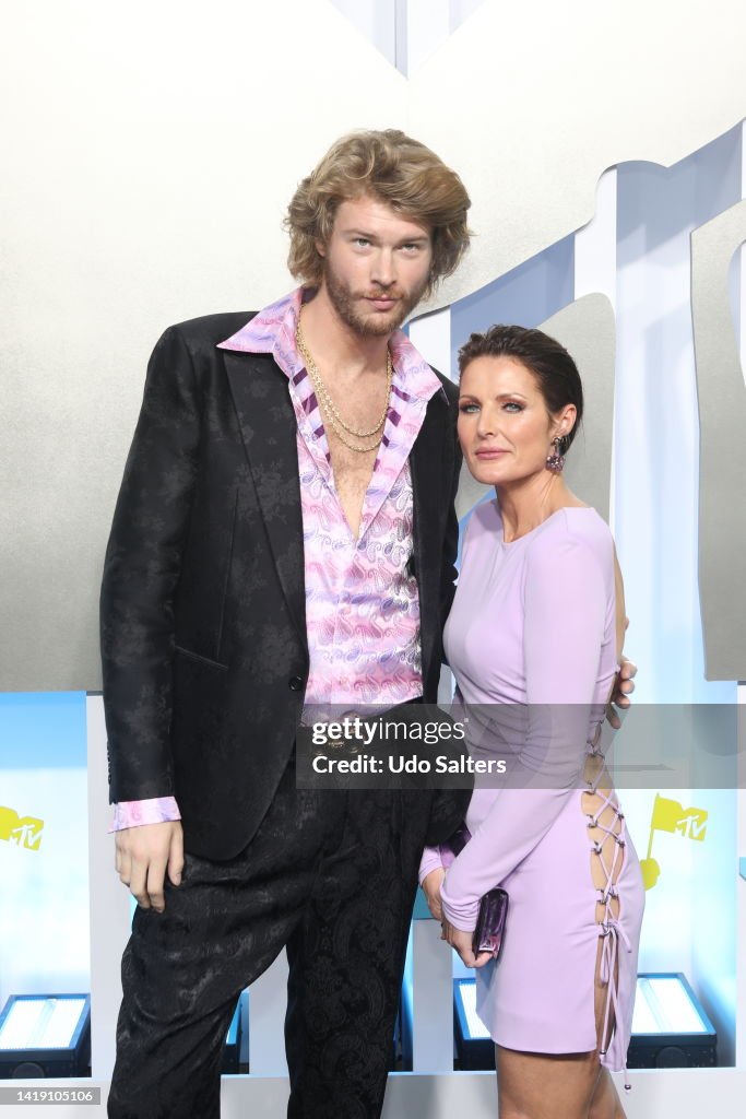 Yung Gravy and Sheri Easterling attend the 2022 MTV Video Music... News