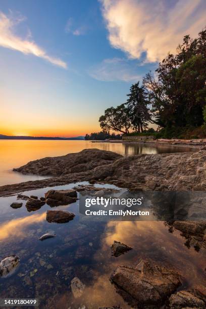 beautiful british columbia sunset - vancouver sunset stock pictures, royalty-free photos & images