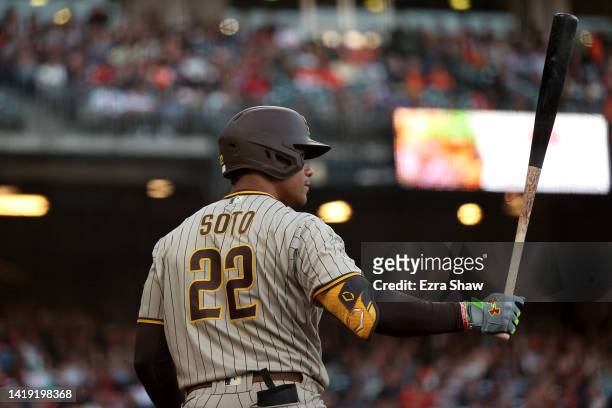 Juan Soto of the San Diego Padres gets ready to bat in the second inning against the San Francisco Giants at Oracle Park on August 29, 2022 in San...
