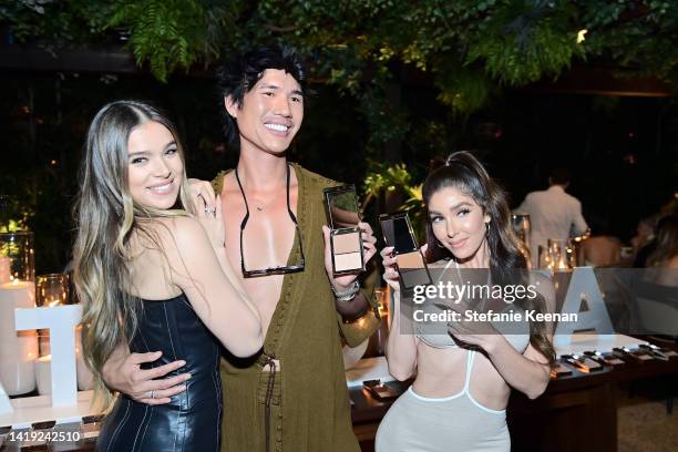 Hailee Steinfield Photos and Premium High Res Pictures - Getty Images