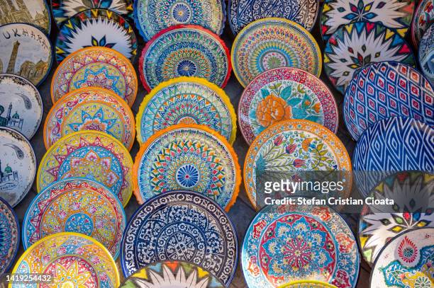 uzbekistan traditional uzbek pottery handmade ceramics bukhara bazaar, central asia - ásia central imagens e fotografias de stock