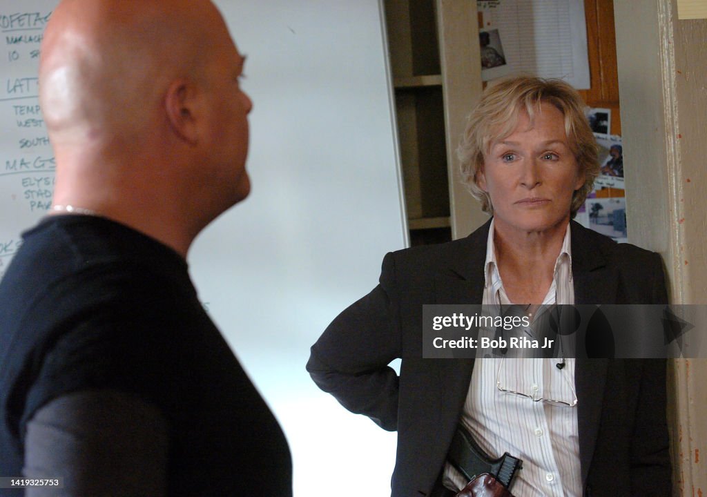 Glenn Close and Michael Chiklis on Set of tv show 'The Shield'