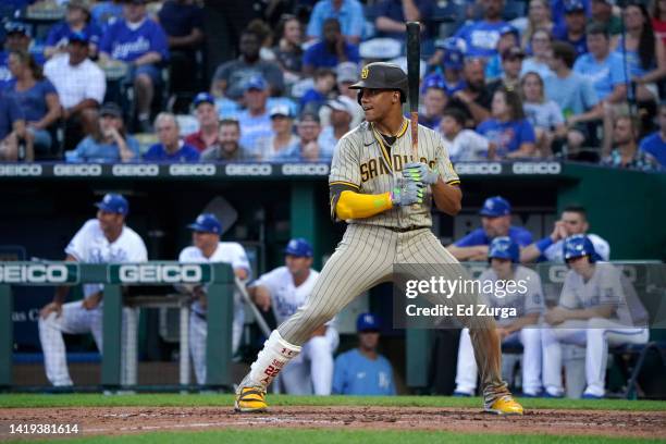 Juan Soto of the San Diego Padres bats against the Kansas City Royals at Kauffman Stadium on August 27, 2022 in Kansas City, Missouri.