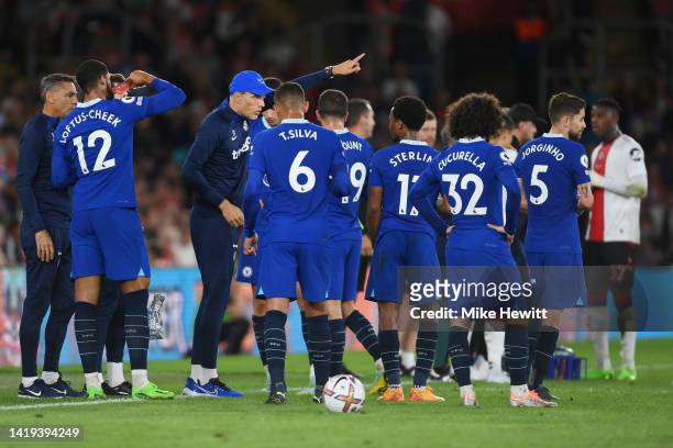 Thomas Tuchel, Manager of Chelsea gives their team instructions during the Premier League match between Southampton FC and Chelsea FC at Friends...