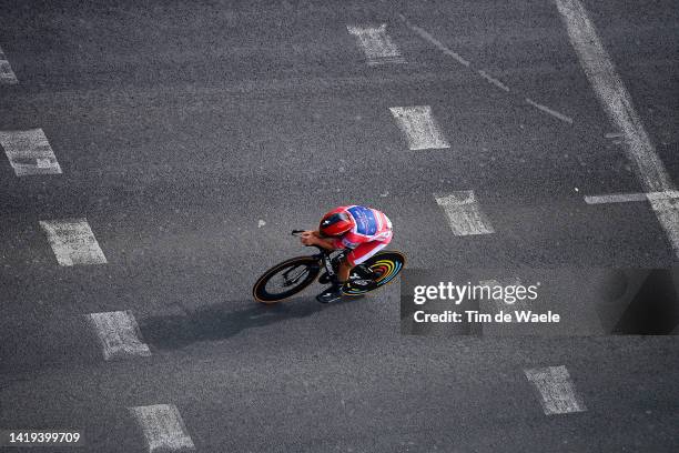 Remco Evenepoel of Belgium and Team Quick-Step - Alpha Vinyl sprints during the 77th Tour of Spain 2022, Stage 10 a 30,9km individual time trial...