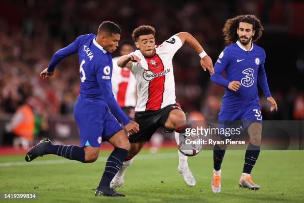 Thiago Silva of Chelsea battles for possession with Che Adams of Southampton during the Premier League match between Southampton FC and Chelsea FC at...