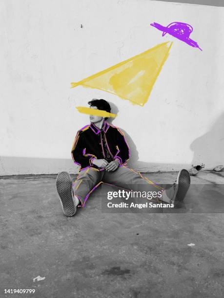 man being abducted by ufo illustration hand drawing on pictures - ontvoering stockfoto's en -beelden