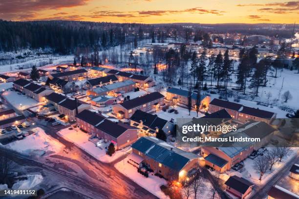 residential area on a winter evening - sverige vinter bildbanksfoton och bilder