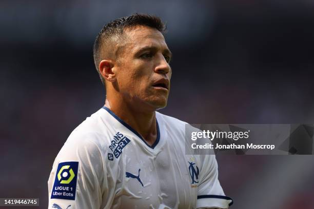 Alexis Sanchez of Olympique De Marseille reacts during the Ligue 1 match between OGC Nice and Olympique Marseille at Allianz Riviera on August 28,...