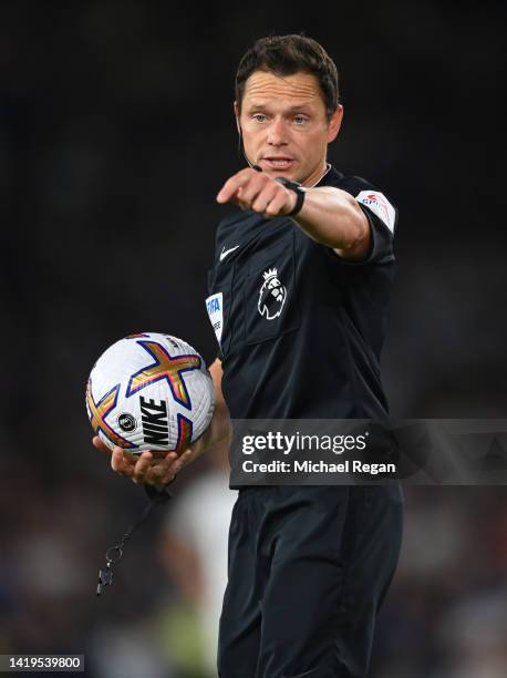 Referee Darren England in action during the Premier League match between Leeds United and Everton FC at Elland Road on August 30, 2022 in Leeds,...