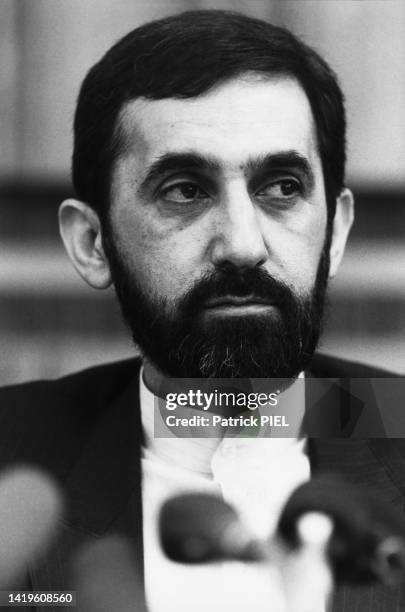 Portrait du ministre iranien des affaires étrangères Ali Akbar Velayati le 23 juillet 1987.