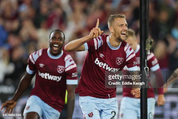 Tomas Soucek of West Ham United celebrates scoring their side's first goal during the Premier League match between West Ham United and Tottenham...
