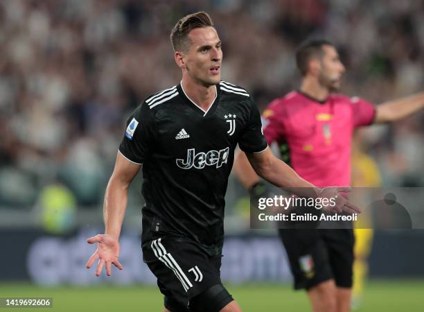 Arkadiusz Milik of Juventus celebrates his goal during the Serie A match between Juventus and Spezia Calcio at Allianz Stadium on August 31, 2022 in...