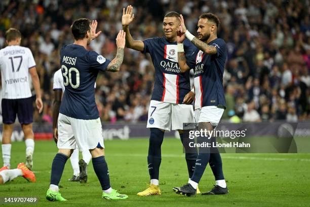 Lionel Messi, Kylian Mbappe and Neymar Jr of Paris Saint-Germain during the Ligue 1 match between Toulouse Football Club and Paris Saint-Germain at...