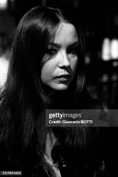 Actrice québécoise Francine Racette lors du tournage du film 'Aussi loin que l'Amour' réalisé par Frédéric Rossif à Paris en 1970