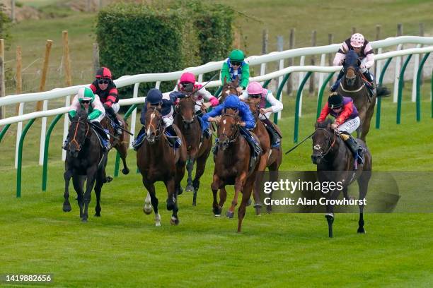 Salisbury Racource 2,284 Salisbury Races Stock Photos, High-Res Pictures, and Images ...