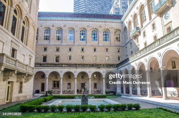 courtyard of the boston public library - boston massachusetts summer stock pictures, royalty-free photos & images