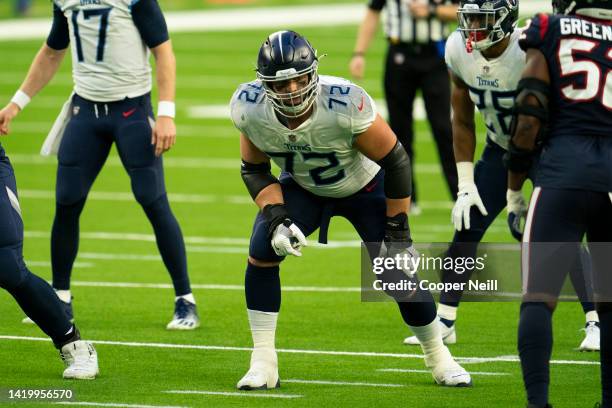 David Quessenberry of the Tennessee Titans gets set on the line of scrimmage during an NFL game against the Houston Texans on January 03, 2021 in...