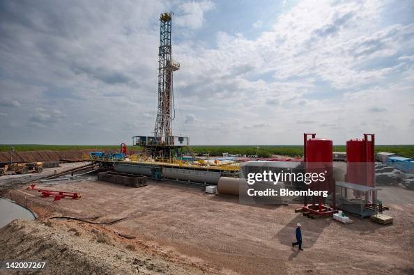The Orion Drilling Co.'s Perseus drilling rig stands near Encinal in ...