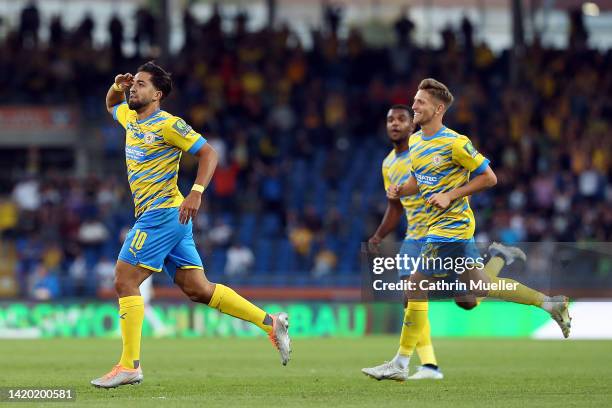 Manuel Pherai of Eintracht Braunschweig celebrates scoring their 3rd goal during the Second Bundesliga match between Eintracht Braunschweig and 1. FC...