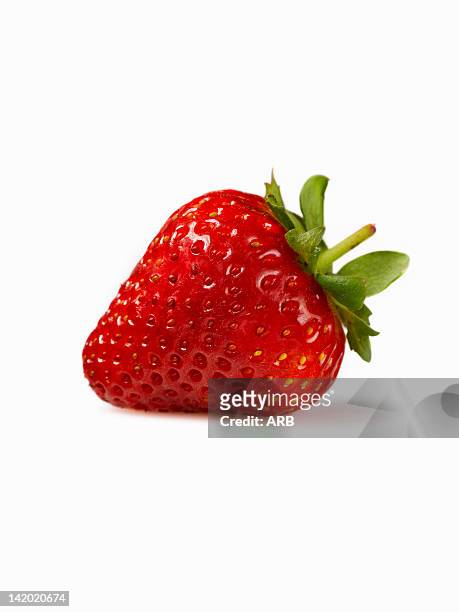 close up of strawberry - erdbeeren freisteller stock-fotos und bilder