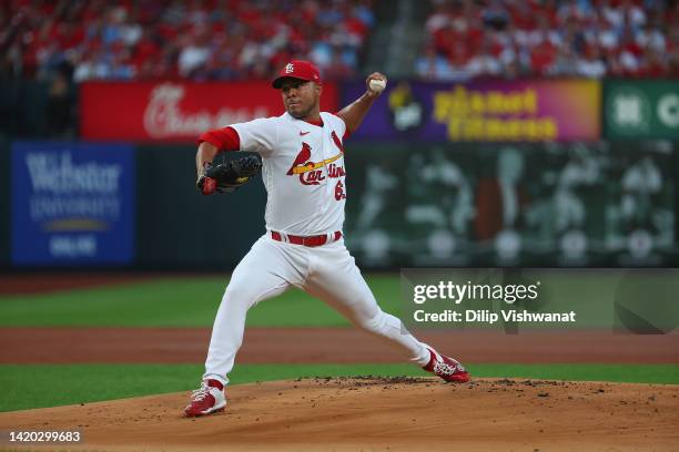 Jose Quintana of the St. Louis Cardinals delivers a pitch against the Atlanta Braves at Busch Stadium on August 26, 2022 in St Louis, Missouri.