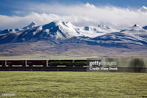 qinghai-tibet railway - tibet stock-fotos und bilder