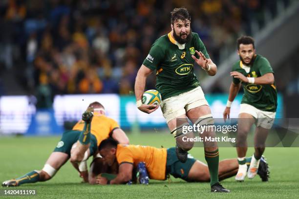 Lood de Jager of the Springboks makes a break during The Rugby Championship match between the Australia Wallabies and South Africa Springboks at...