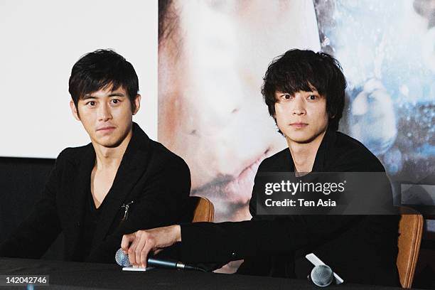 Ko Soo and Gang Dong-Won attend the "Cho Neung Ryeok Ja" Press Conference at Megabox on October 18, 2010 in Seoul, South Korea.