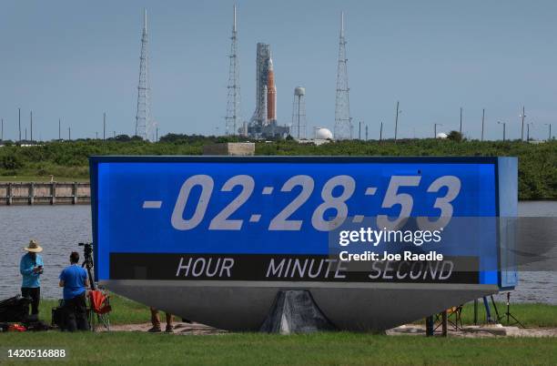 Space Rockets Over Timer Nasa Countdown Photos and Premium High Res Pictures - Getty Images