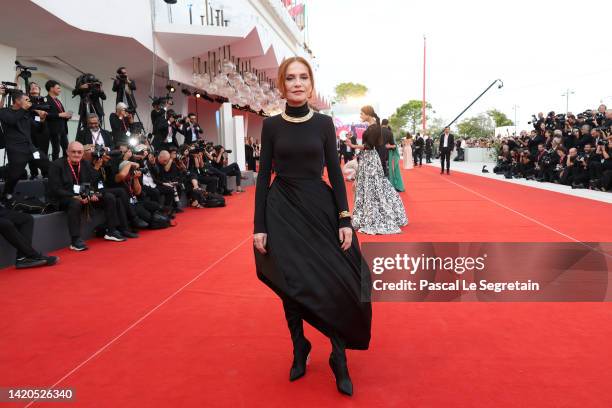 Isabelle Huppert attends the "Argentina, 1985" red carpet at the 79th Venice International Film Festival on September 03, 2022 in Venice, Italy.