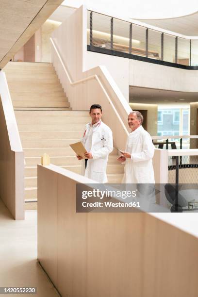 Doctor Railing 12,451 Hospital Architecture Stock Photos, High-Res Pictures, and ...