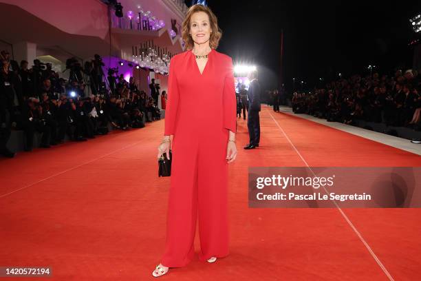 Sigourney Weaver attends the "Master Gardner" red carpet at the 79th Venice International Film Festival on September 03, 2022 in Venice, Italy.