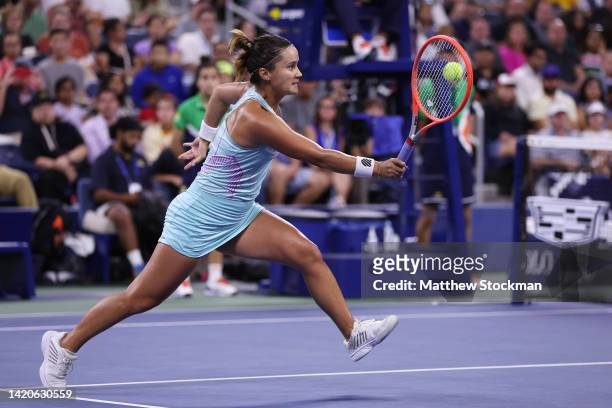 Lauren Davis of the United States returns against Iga Swiatek of Poland during their Women's Singles Third Round match on Day Six of the 2022 US Open...