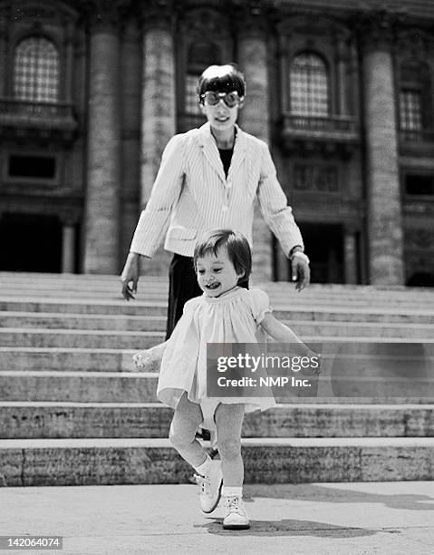 mother and child - baby in sunglass stock-fotos und bilder