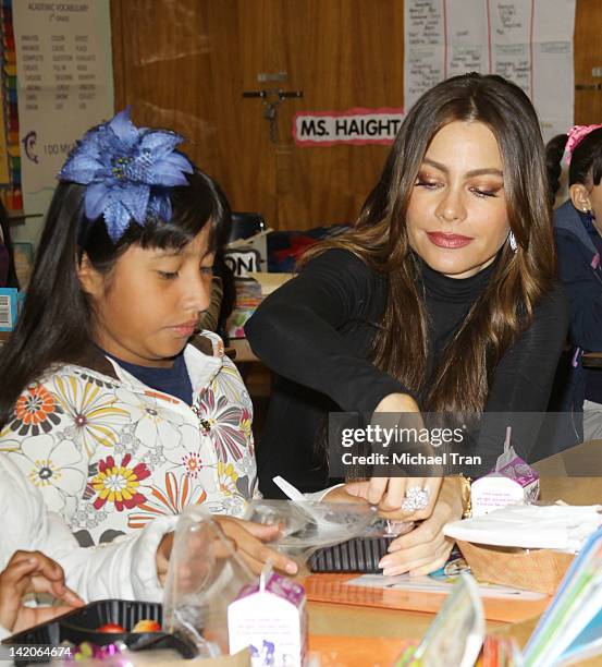 Modern Family Star Sofia Vergara Joins Mayor Villaraigosa For Major