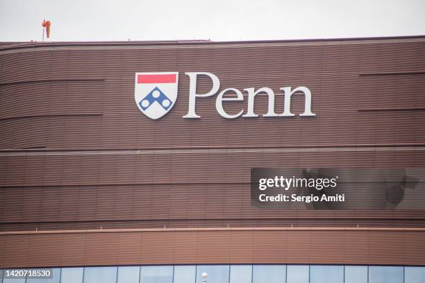 university of pennsylvania sign - universität von pennsylvania stock-fotos und bilder